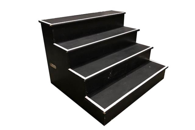 STEP, 32" H X 4' WIDE BLACK (4-STEP)